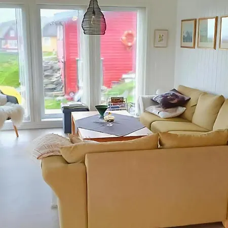 In The Archipelago On The Island Kinn Ferienhaus *